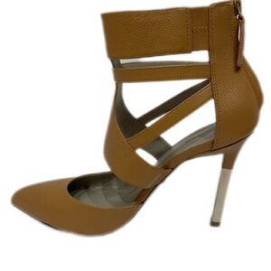 ***NIB*** Pour La Victoire Zanie HEELS (8.5)